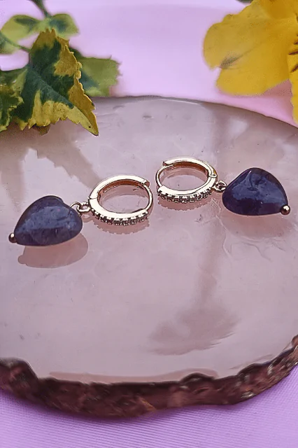 Aretes de Aro con Colgante de Corazón de Amatista
