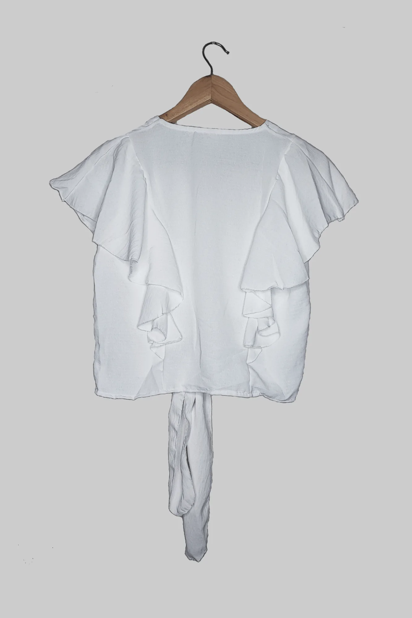 Blusa con Volados Modelo Versátil neutro - Imagen 3