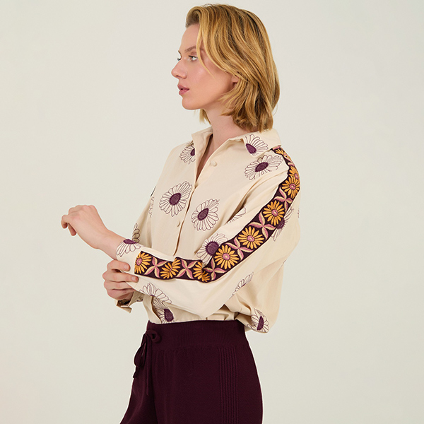 Camisa Bordada Flores Claret - Imagen 2