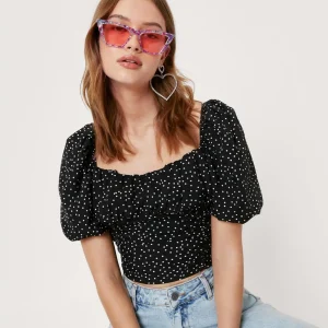 Blusa cuello cuadrado de puntos