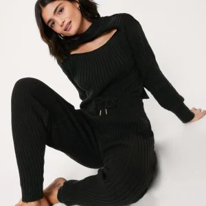 Buzo negro acanalado cut out