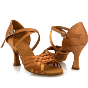 Modelo Cazandra  – Latin Dance