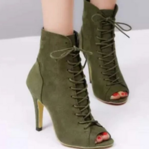 Modelo de heels – NOELIA